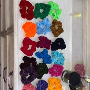 Set of 18 Scrunchies